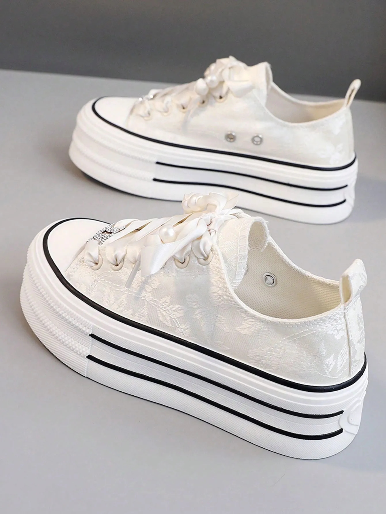 2024 Spring/Summer/Autumn New Height-Increasing White Casual Sports Shoes for Women