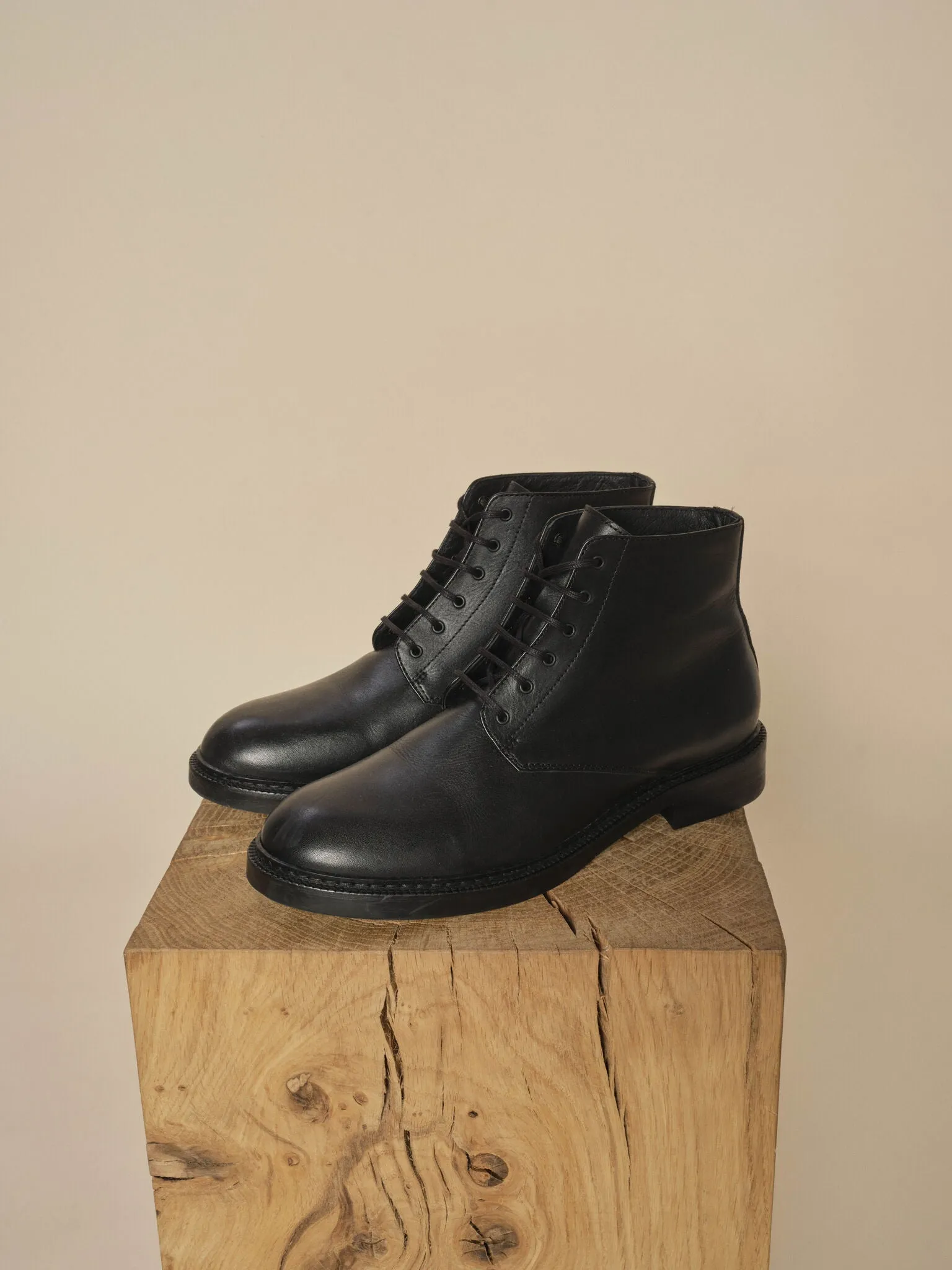 MMNewcastle Leather Lace Boot